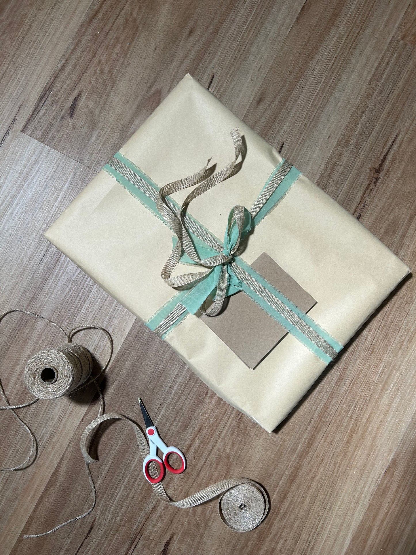 Gift Wrapping & Personalised Card
